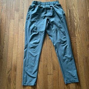 men’s Under Armour Unstoppable Tapered jogger grey medium